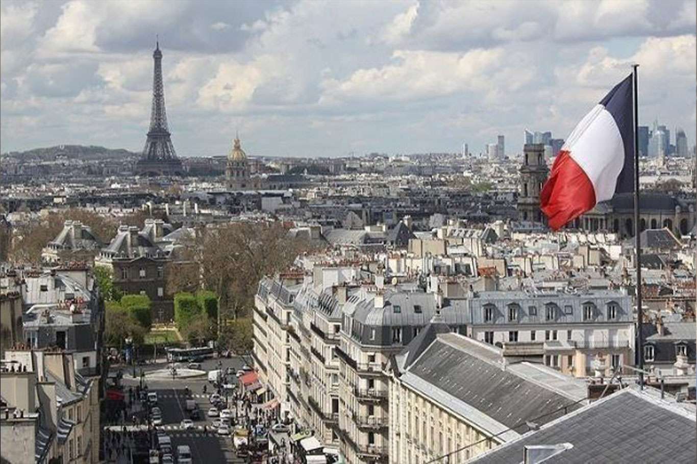 فرنسا تغلق دار نشر إسلامية بزعم تعارضها مع قيم الغرب